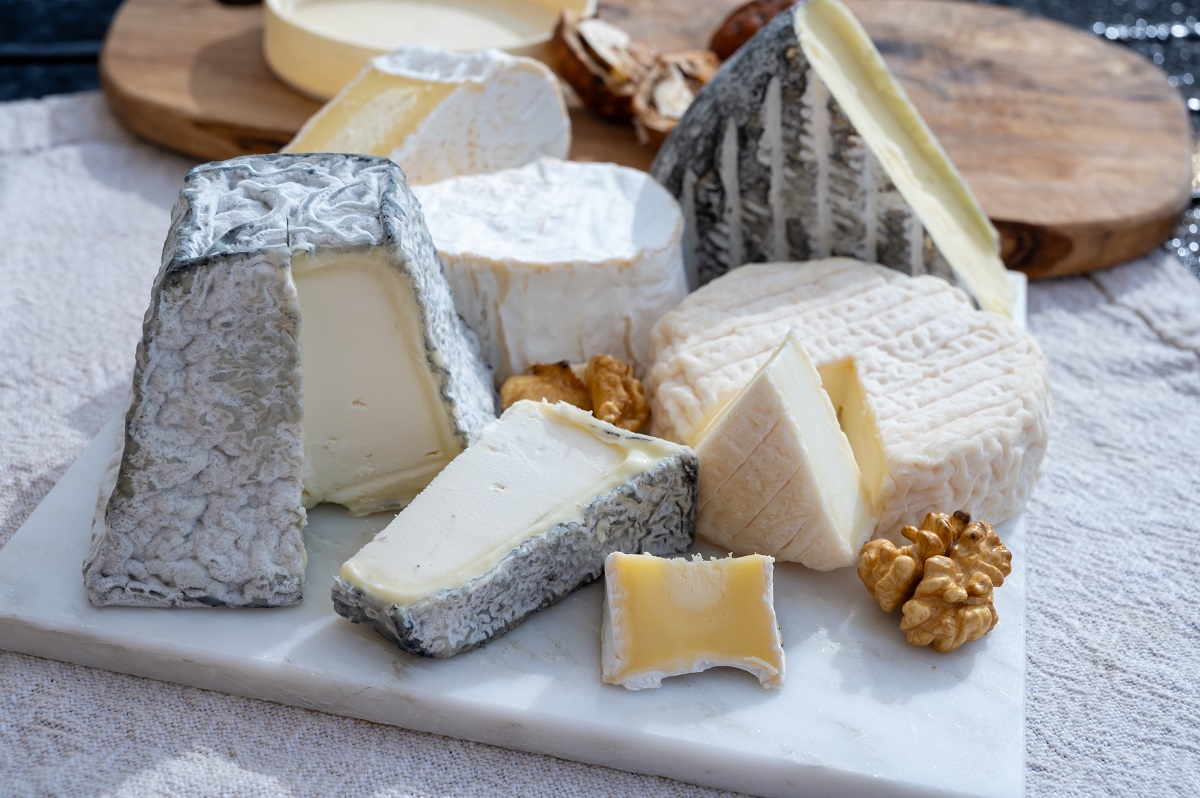 French,Cheeses,Collection,,Perail,Les,Buissieres,Sheep,Cheese,,Neufchatel,Cow