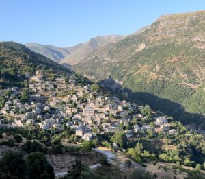 Βόρεια Τζουμέρκα: ηπειρώτικο πρωινό, νόστιμες πίτες, εκλεκτά κρέατα με φόντο ένα μαγικό τοπίο άγριας ομορφιάς