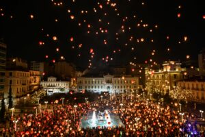 «Τι παίζει» σε Αθήνα και Πειραιά για τις γιορτές – Φαγητό, ποτό και μουσική