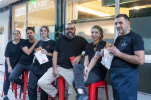Black Salami: Η ομάδα πίσω από τον φούρνο που έφερε τα πάνω-κάτω στα Εξάρχεια