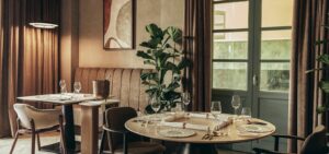 Makris Athens: Ελληνική κουζίνα με Λουκά Μάιλερ, Μανώλη Παπουτσάκη και Μαραθιά