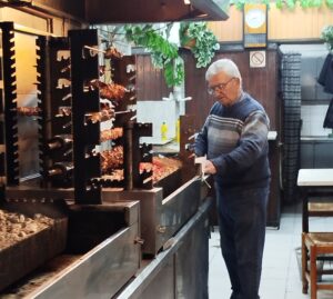 2 προορισμοί που ταΐζουν για περισσότερο από μισό αιώνα τους κατοίκους στα Τρίκαλα