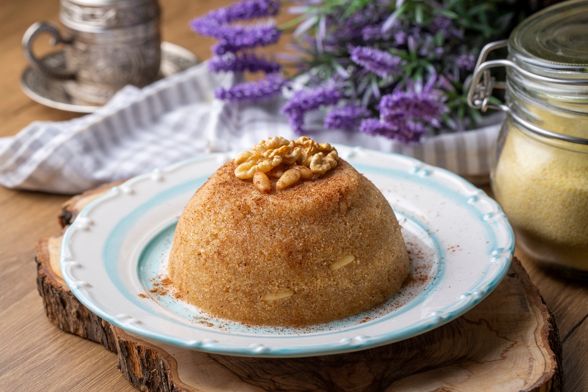 Traditional,Turkish,Semolina,Sweet,Desert,Halva,(turkish,Name;,Irmik,Helvasi)