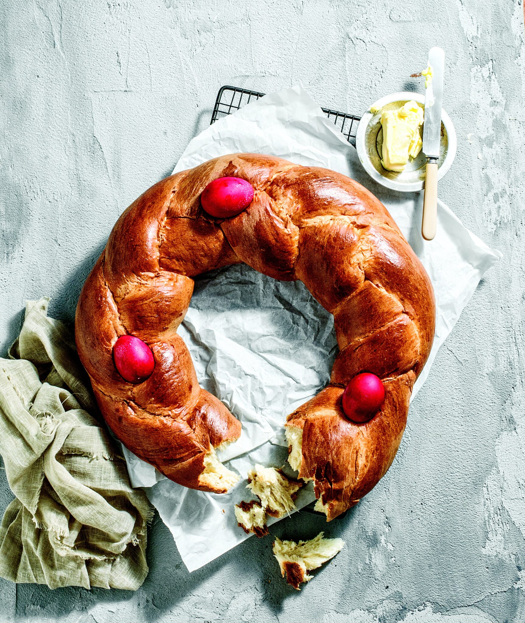 deutera-pasxa-tsoureki-anoigma