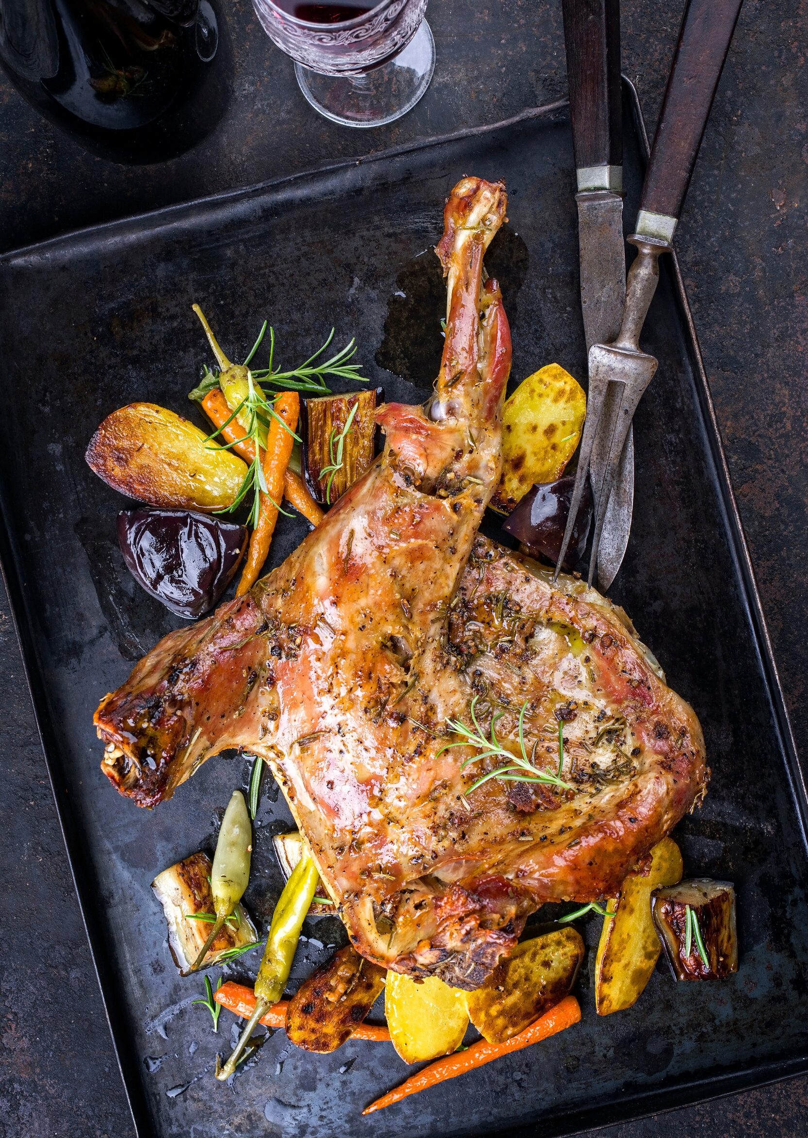 Traditional,Arbecue,Leg,Of,Lamb,And,Shoulder,With,Potatoes,And
