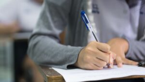 Πανελλήνιες 2025: Τι πρέπει να τρώνε οι έφηβοι εν όψει των εξετάσεων;