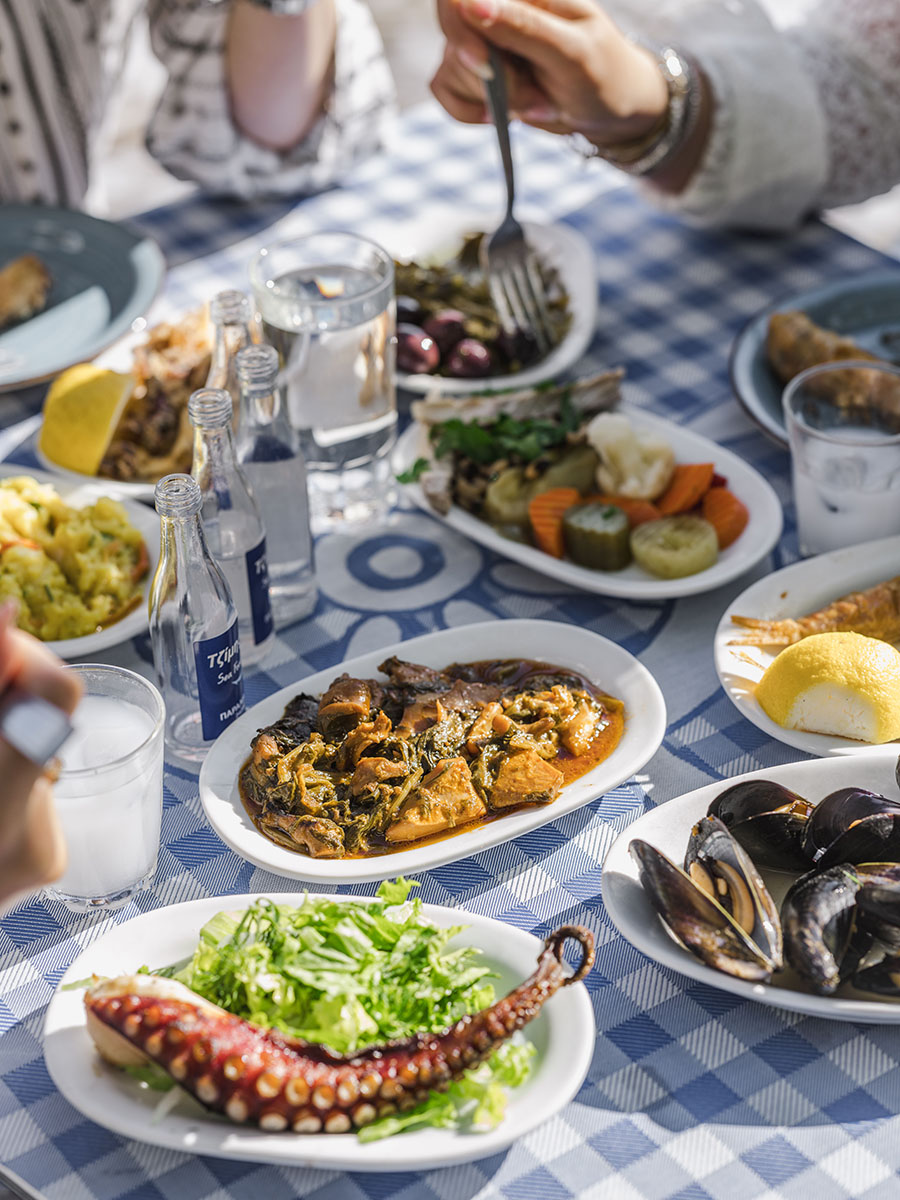 Tzimis_tsipouradika_anoigma