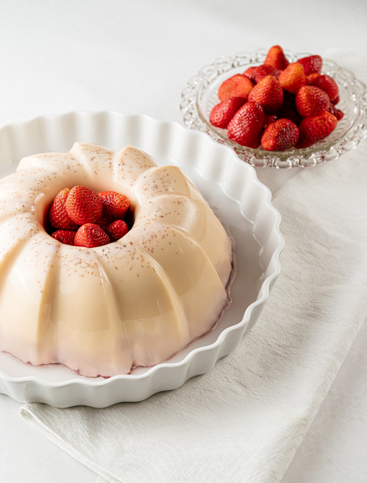 krema_bavarouaz_me_fraoules_anoigma