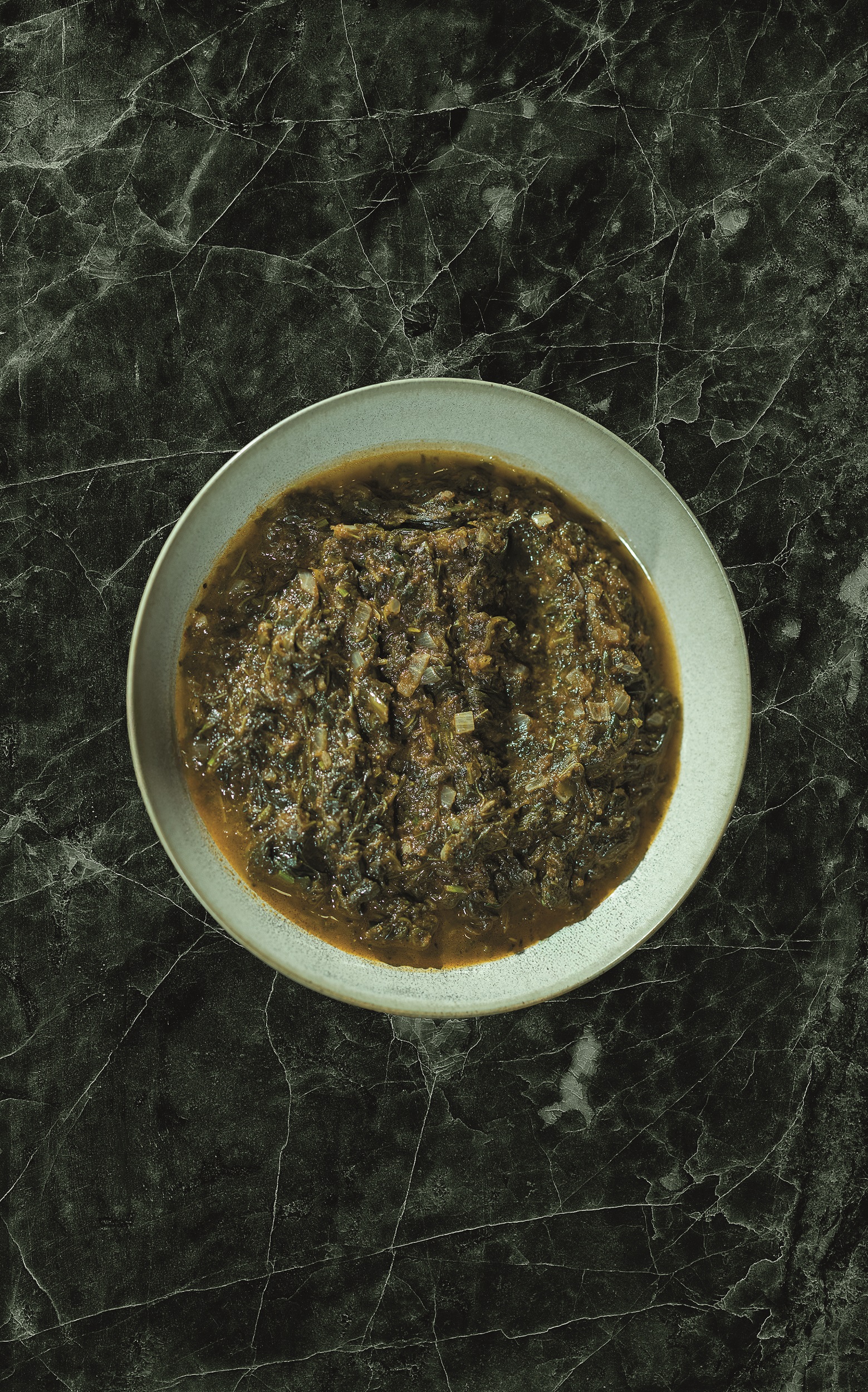 spanaki-me-ti-saltsa-anoigma