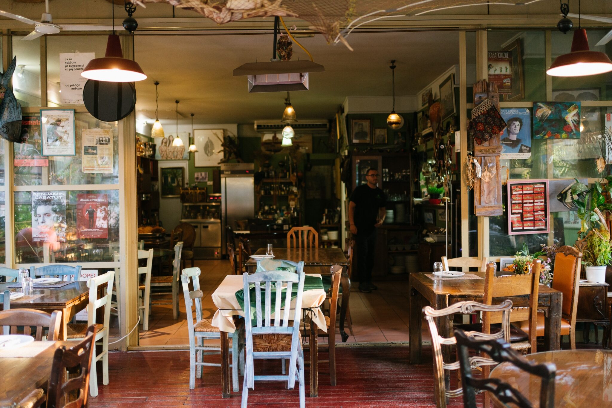 argoura-taverna-anoigma