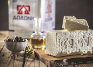 Φέτα: Το αναπόσπαστο κομμάτι της ελληνικής κουζίνας που μας ενώνει