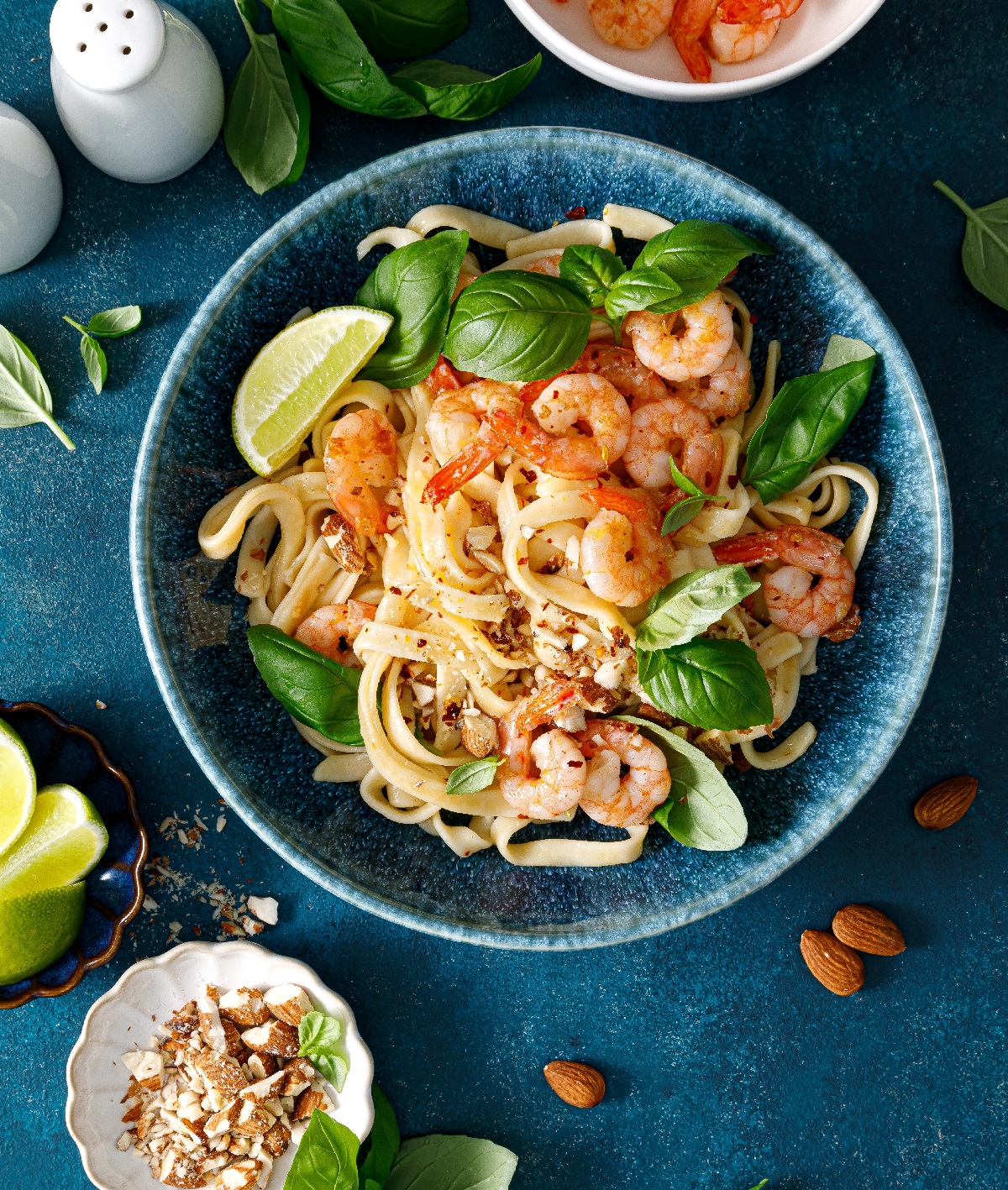 Pasta,With,Shrimp,And,Basil,,Noodle,With,Shrimp,,Top,View