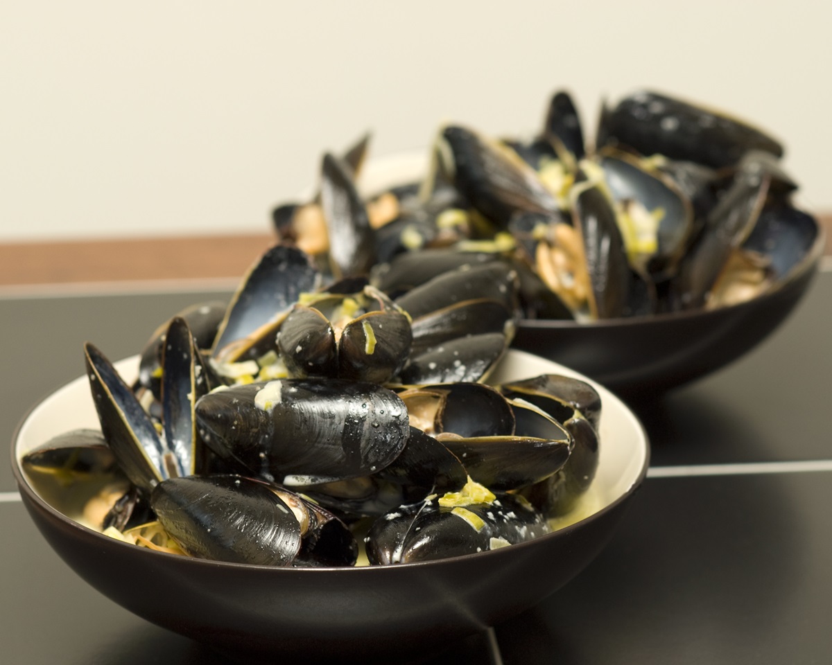 Delicious,Steamed,Mussels,With,A,Leek,And,Sherry,Cream,Sauce