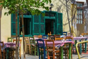 15 ταβέρνες στη Θεσσαλονίκη για κρέας, θαλασσινά και μαγειρευτά