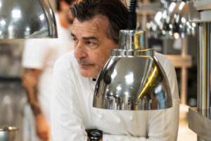 Yannick Alléno: Η πολυτέλεια ενός πιάτου βρίσκεται στη γεύση, όχι στην υπερβολή