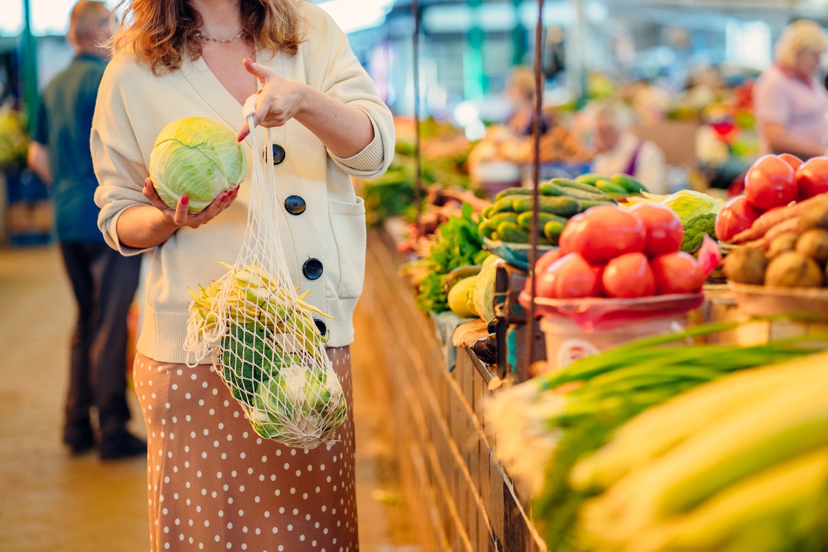 Close,Up,Of,Pregnant,Woman,With,Purchase,In,Cotton,Reusable