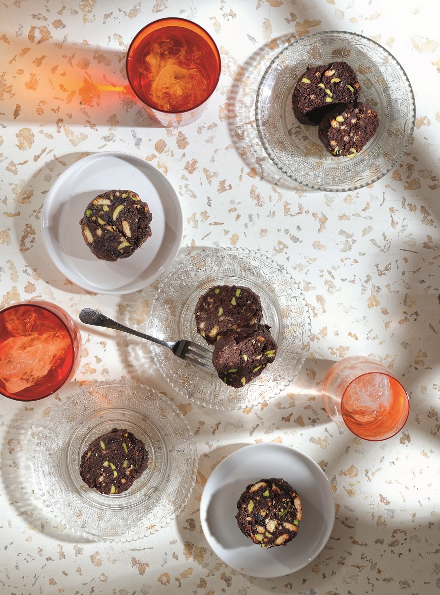 mosaiko_me_fystikia_anoigma