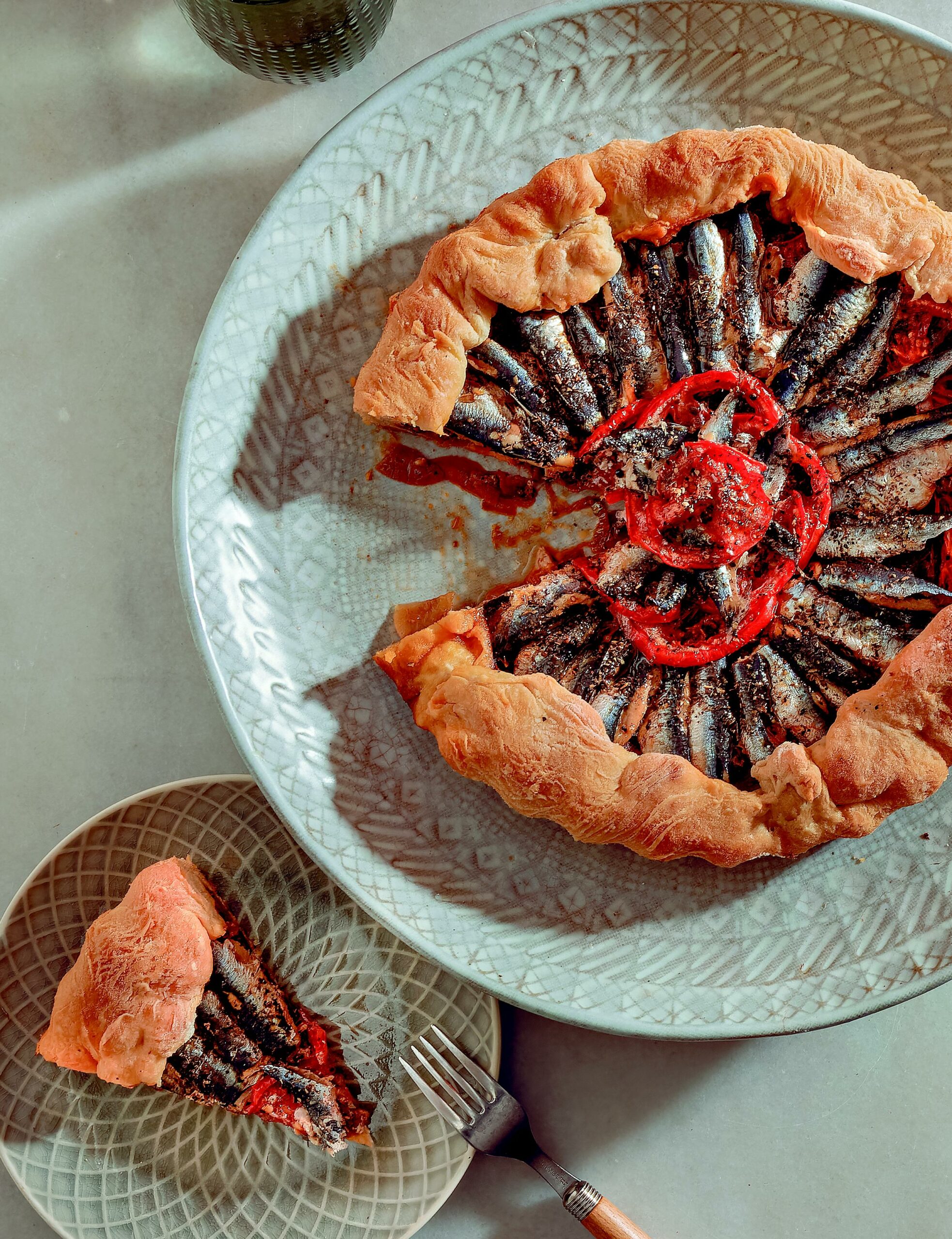 pita-me-psaraki-anoigma