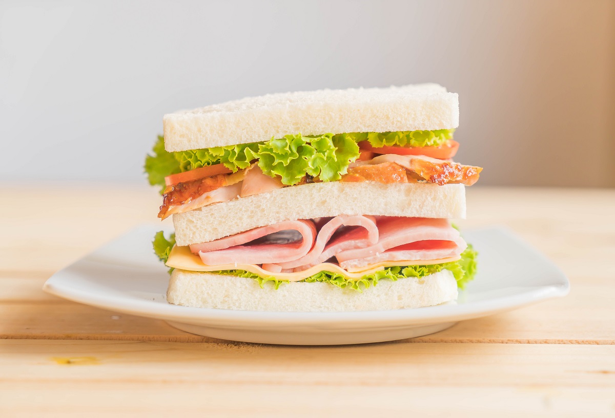 Sandwich,On,Wood,Background