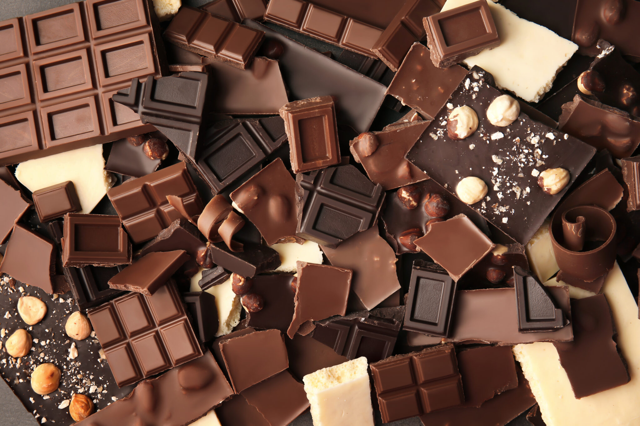 Heap,Of,Broken,Chocolate,Pieces,,Close,Up