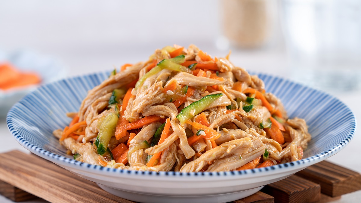 Homemade,Delicious,Cold,Dish,Salad,Of,Shredded,Chicken,Breast,,Carrot,