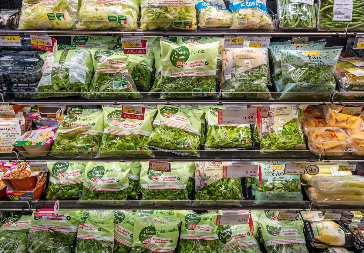 Italy,-,May,31,,2023:,Cleaned,Ready-to-eat,Salad,And,Vegetables