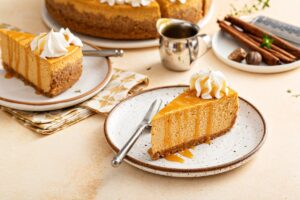 Φτιάχνουμε το πιο νόστιμο και κρεμώδες cheesecake βήμα – βήμα