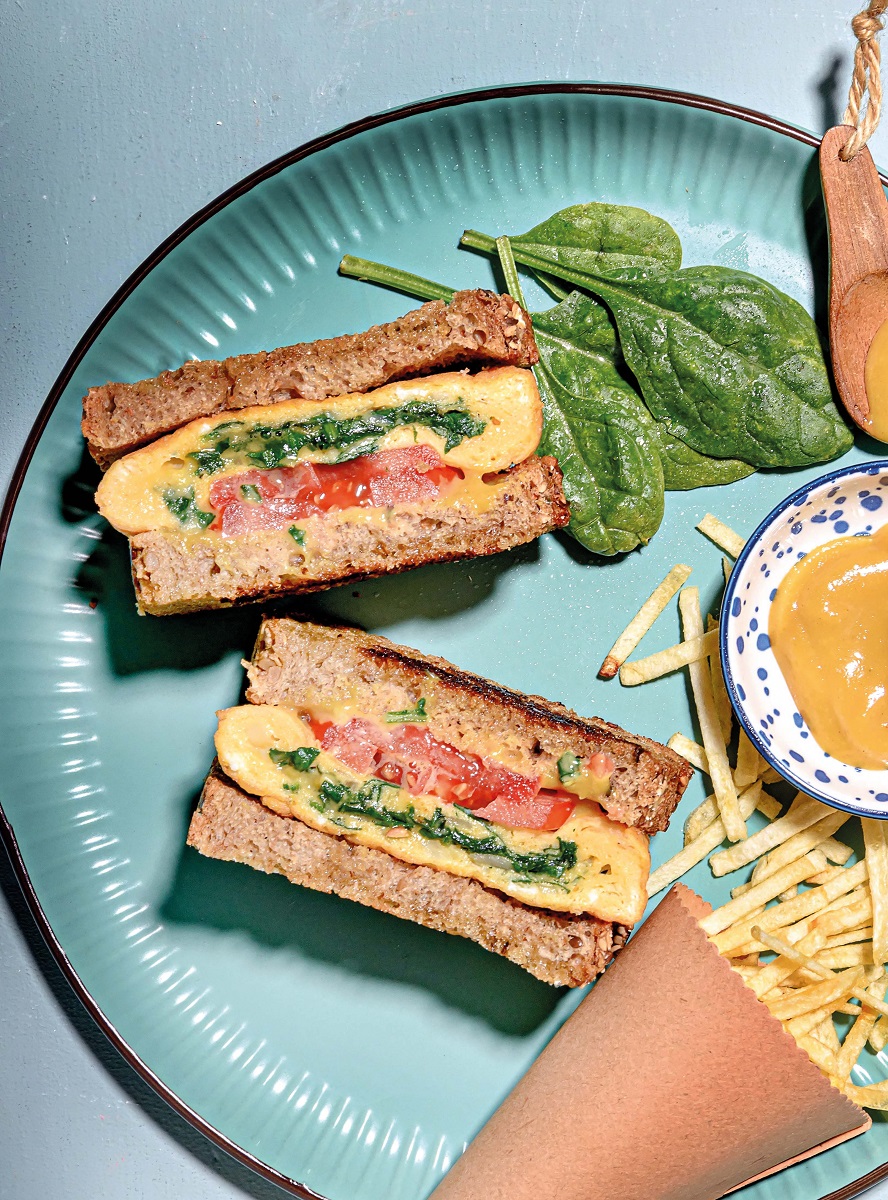 sandouits polysporo me omeleta anoigma