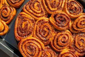 Η επιστήμη πίσω από τα τέλεια cinnamon rolls