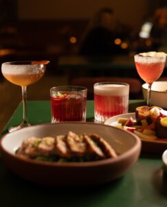 Felicità: Στο Ρουφ για αυθεντικό aperitivo και sharing πιάτα