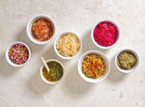 Πίκλα, kimchi, sauerkraut, chimichurri – 7 συνταγές που ενισχύουν τη γεύση στο πιάτο