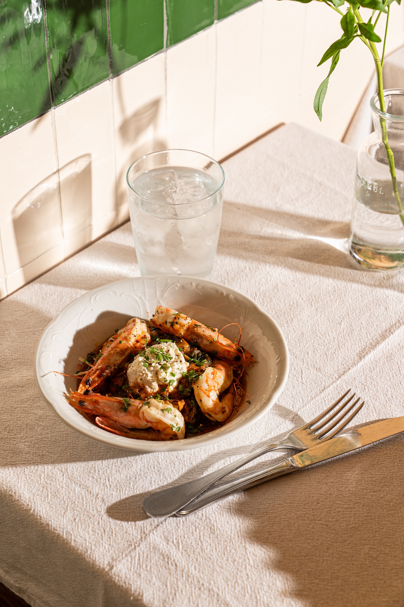 seskoyla_me_garides_anoigma