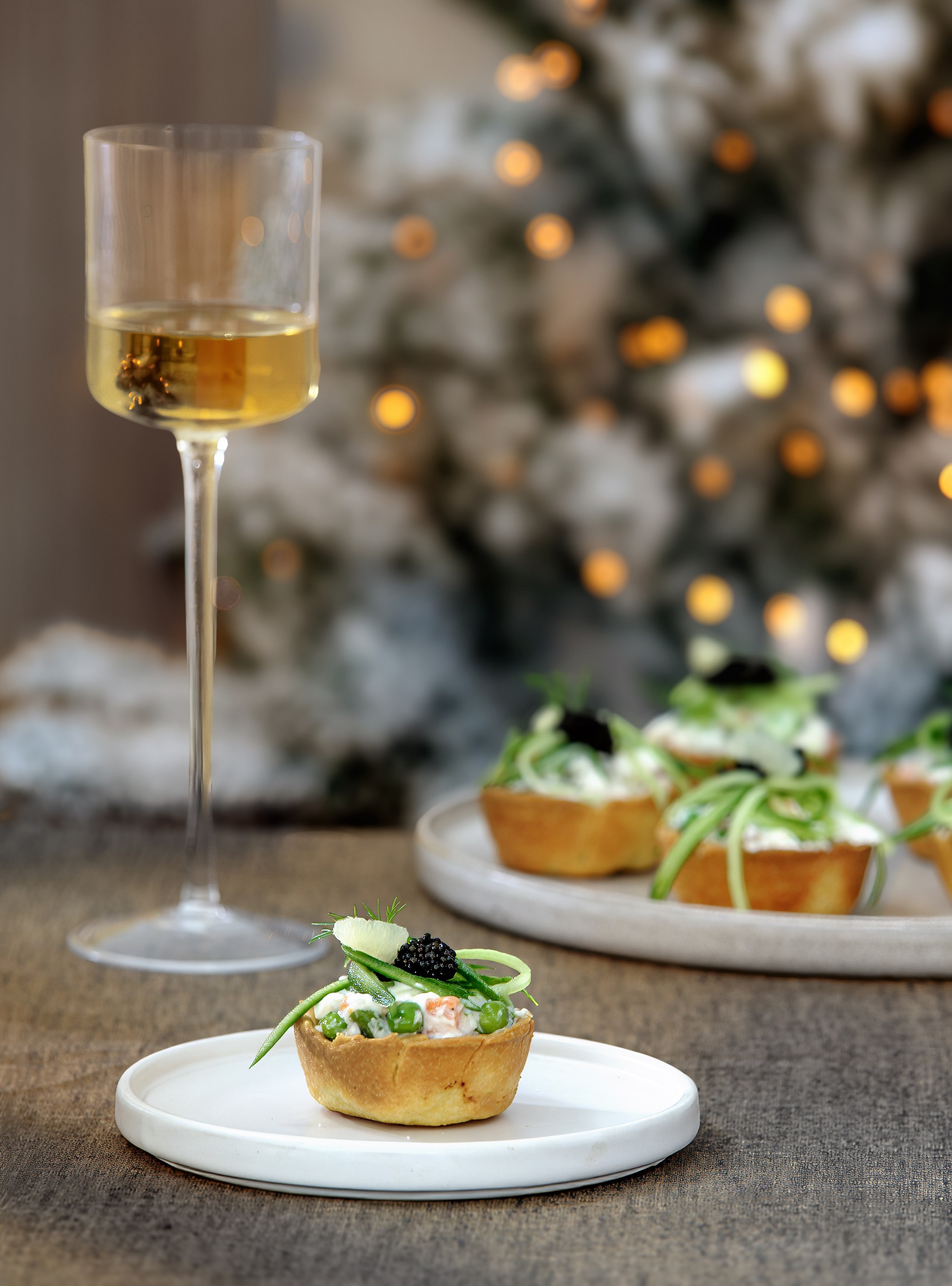 tartaki-gemisto-athinaiki-anoigma