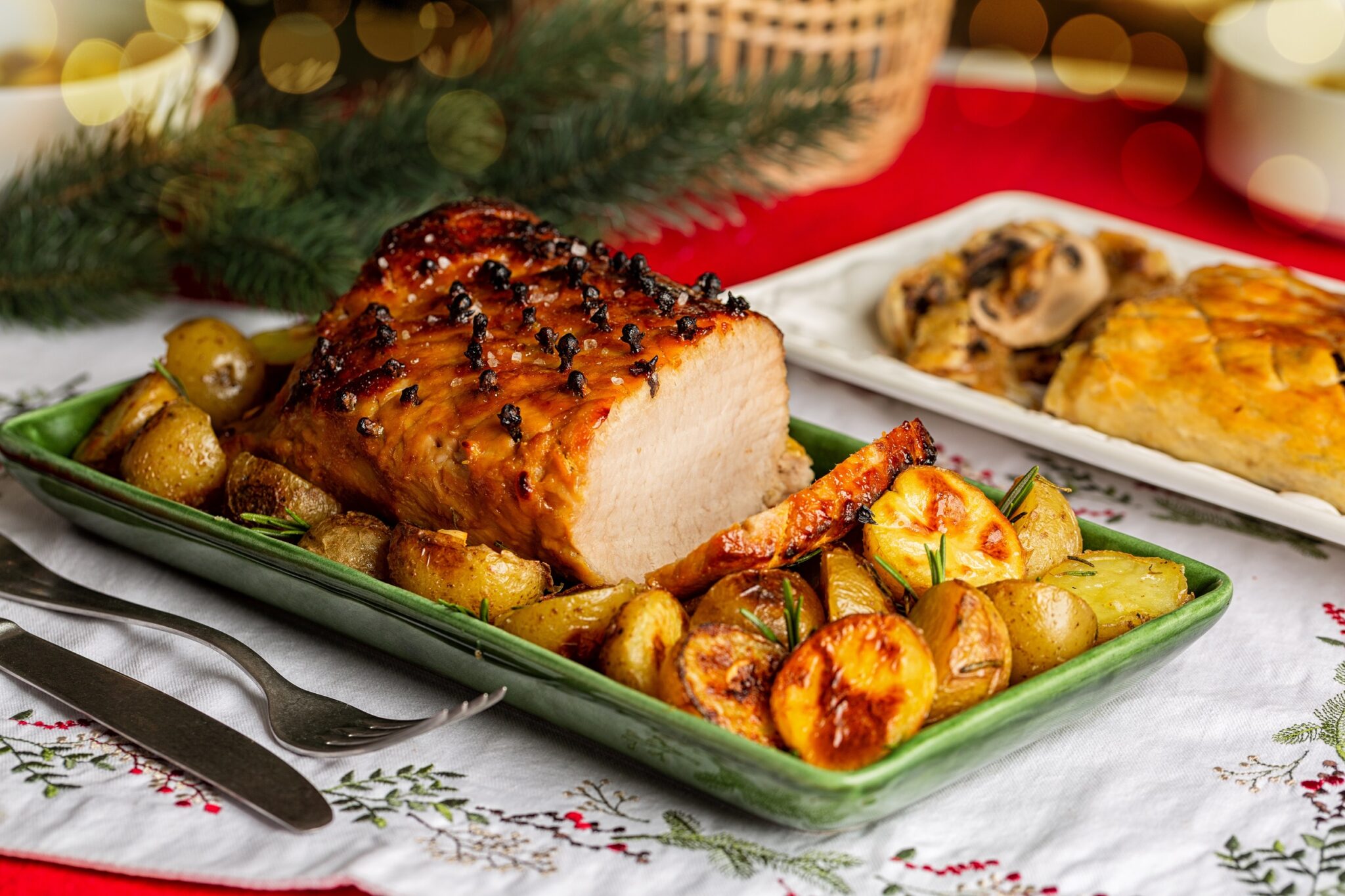 Christmas,Dinner.,Glazed,Roast,Pork,With,Whole,Cloves,,Served,Baked