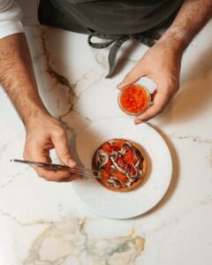 Ydoron: Το νέο θαλασσινό steak house της οδού Ερμού