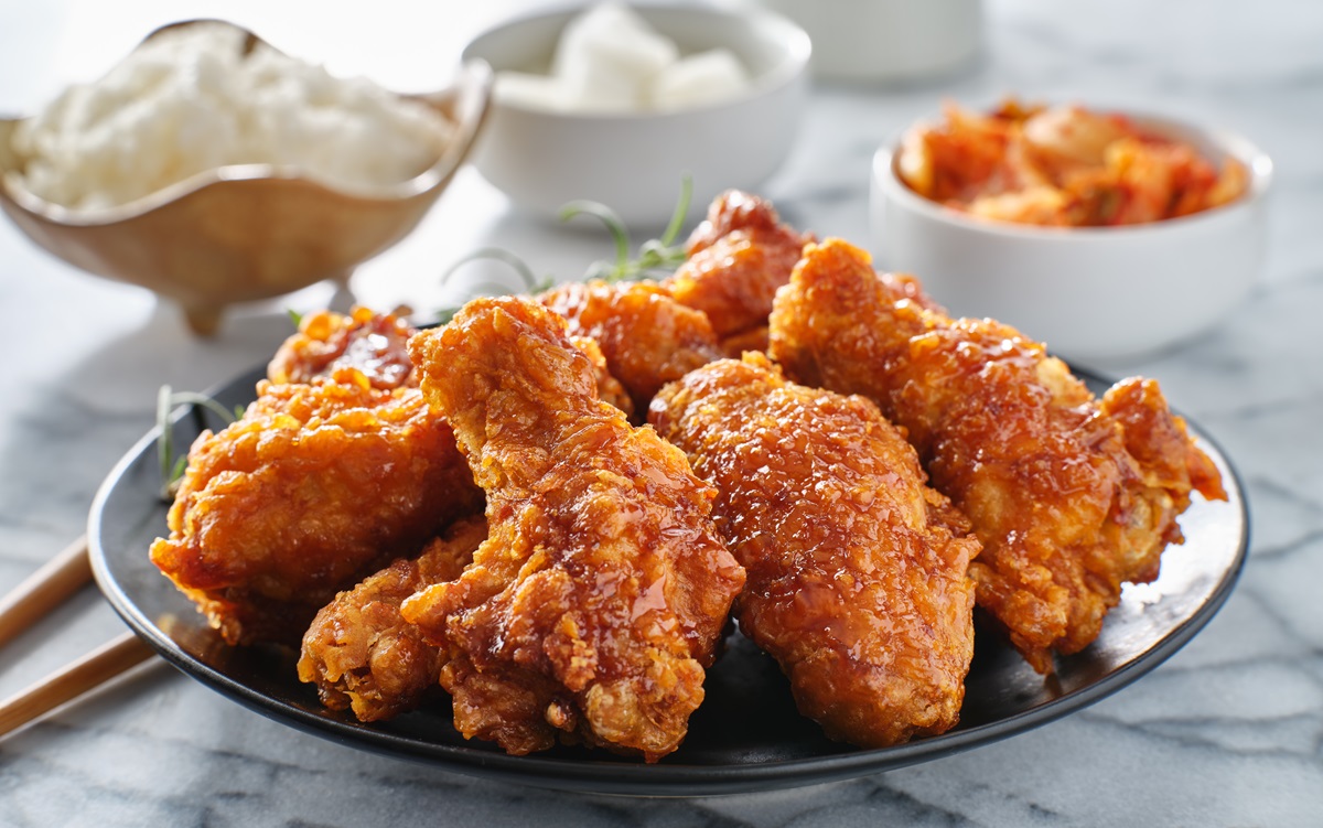 Crispy,Fried,Korean,Chicken,Wings,In,Soy,Garlic,Sauce,With
