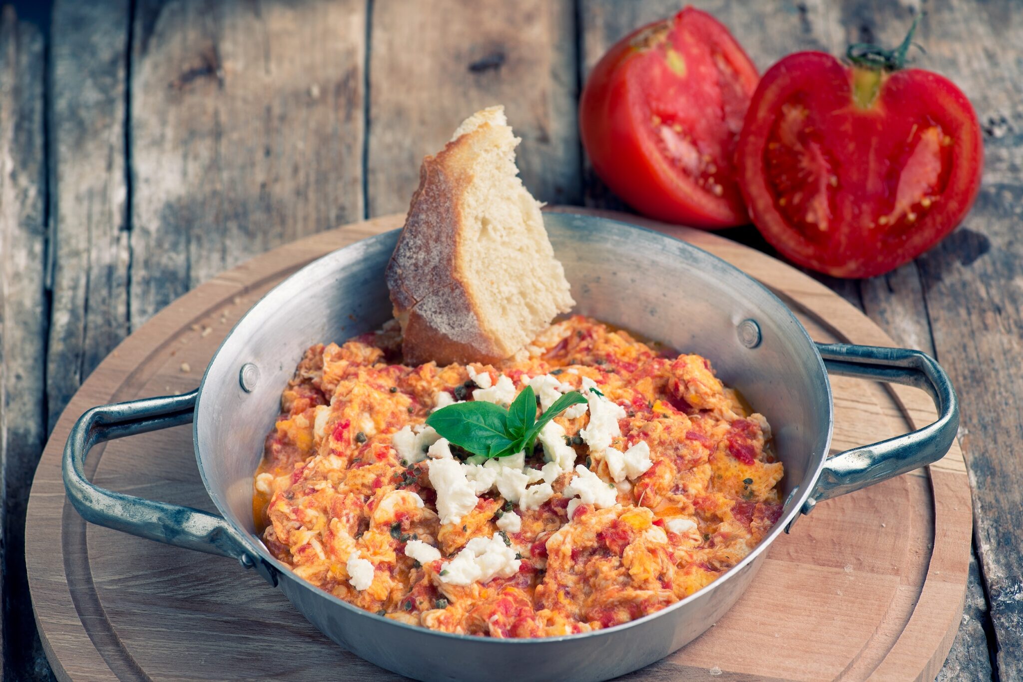 Omelete,With,Fresh,Tomato,And,Feta,Cheese