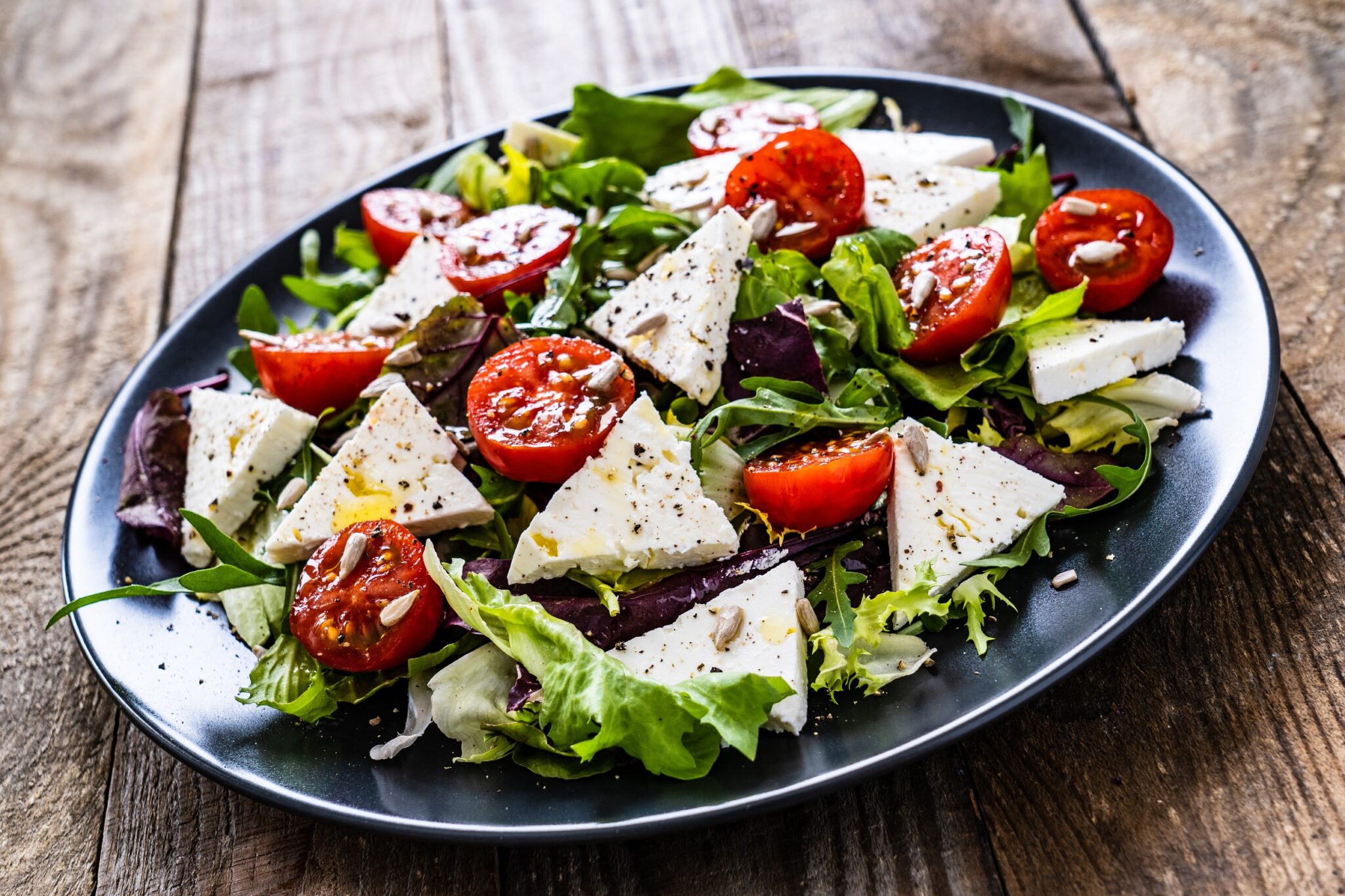 Fresh,Greek,Salad,-,Feta,Cheese,,Tomato,,Lettuce,,Black,Olives