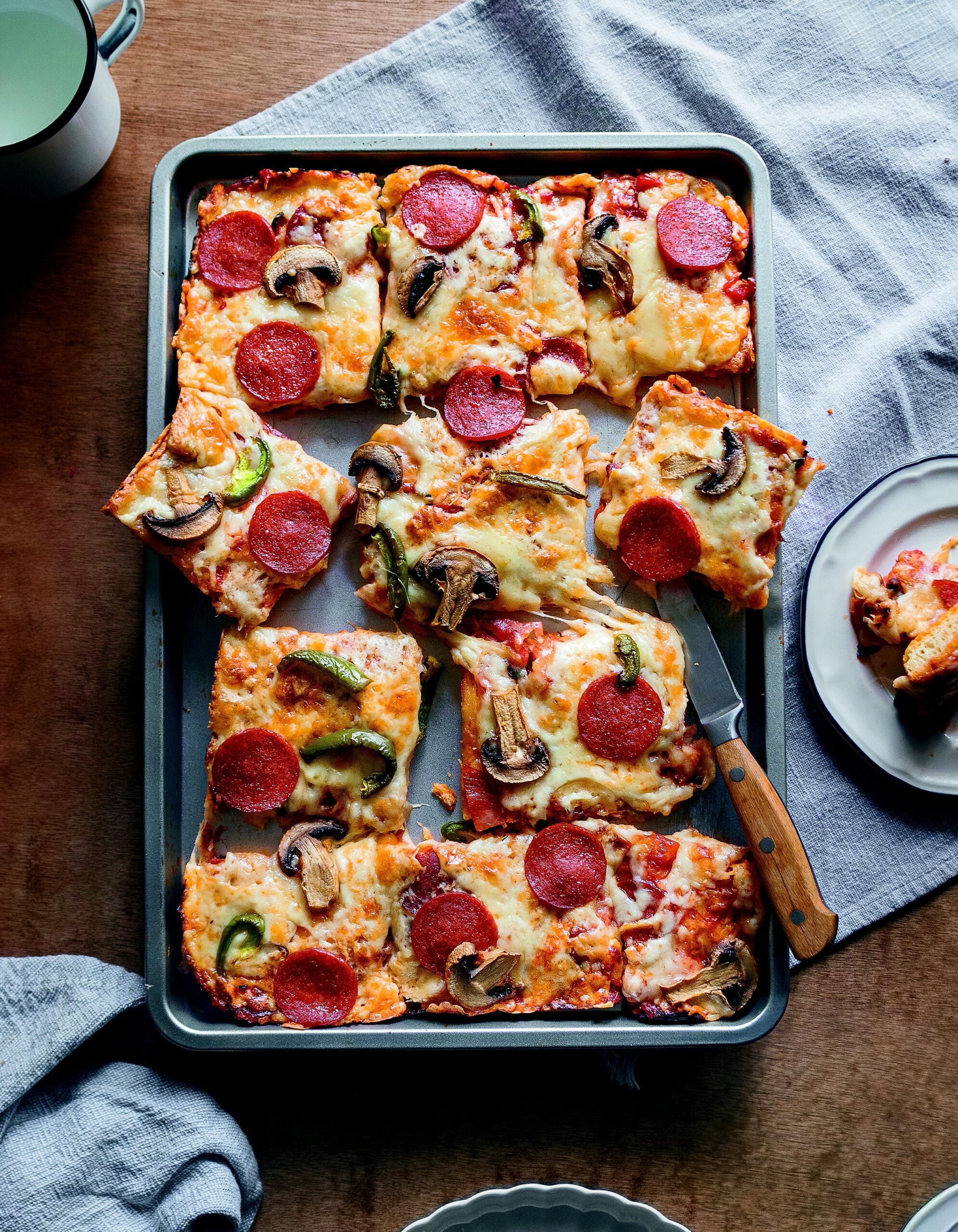 πίτσα ταψιού