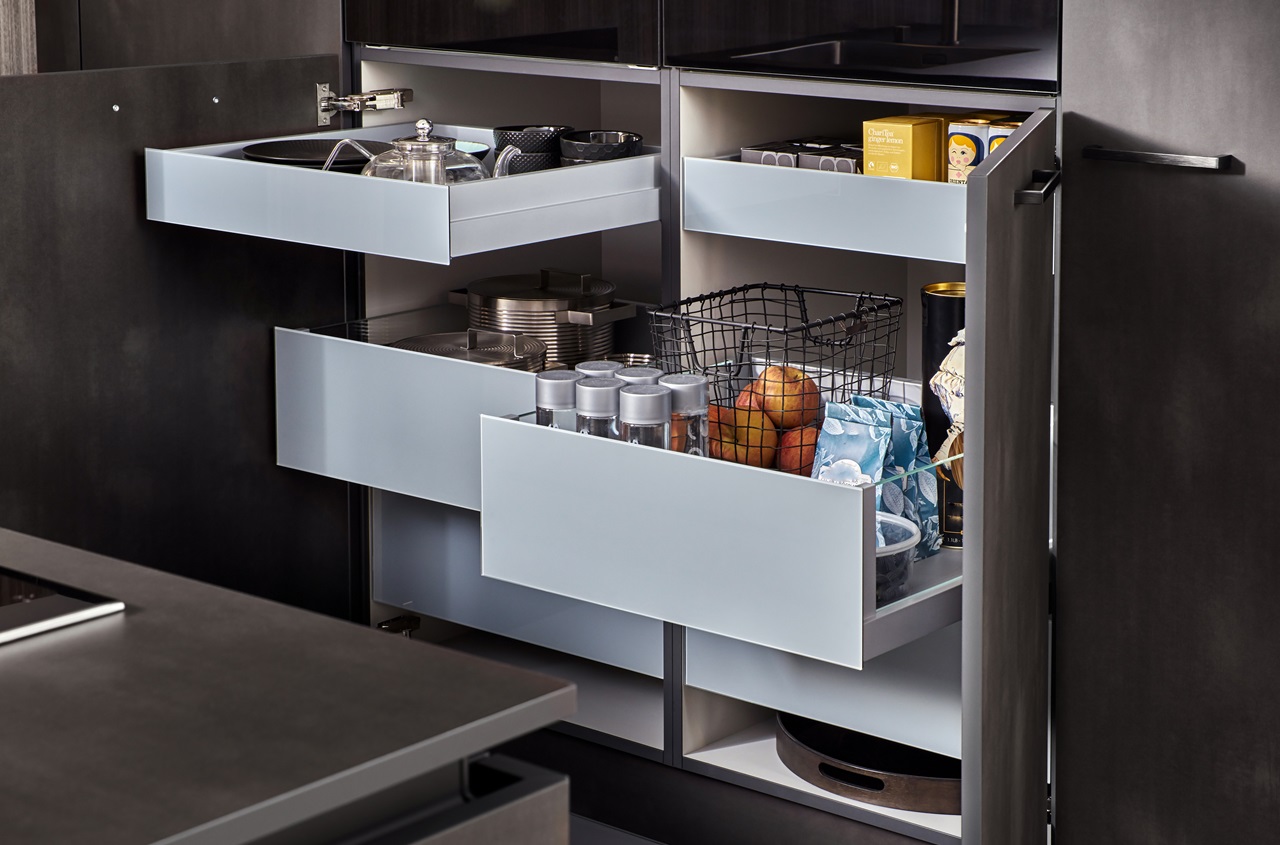 Modern,Kitchen,,Open,Drawers,,Set,Of,Cutlery,Trays,In,Kitchen
