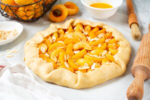 Ζύμη τάρτας (pâte brisée): Η βασική συνταγή και τα μυστικά για τέλεια βάση κάθε φορά