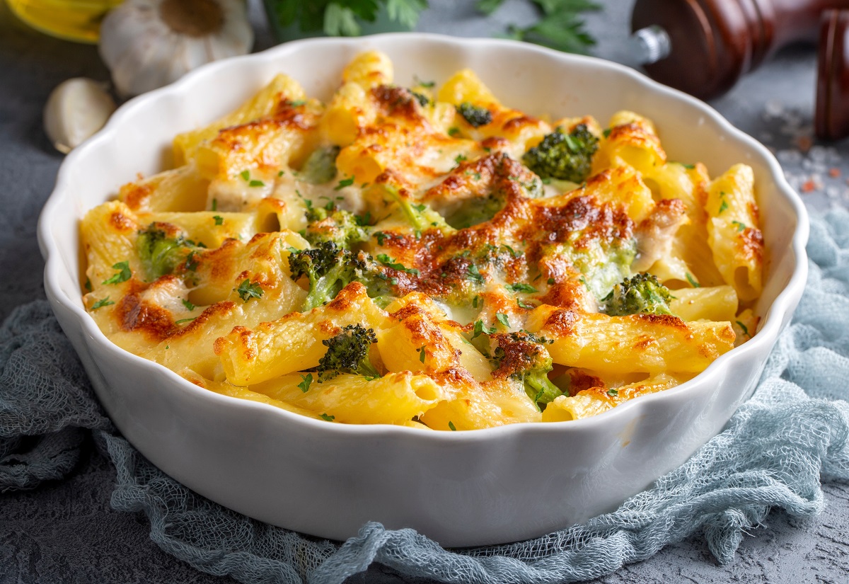 Pasta,Baked,With,Broccoli,And,Chicken.,Broccoli,,Cheese,And,Gratin