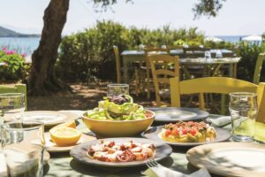 Πού θα φάτε στη Μάνη – 5 ταβέρνες για αυθεντικές γεύσεις