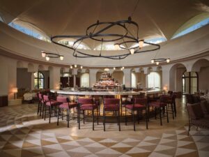 Byzantino Grande Brasserie: Ελληνογαλλικές γεύσεις στο θρυλικό εστιατόριο του πρώην Χίλτον