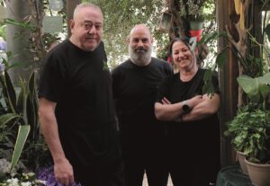 Άργουρα: Το «παλιοκάραβο» που μας ταξιδεύει εδώ και 16 χρόνια με εκλεκτούς ψαρομεζέδες