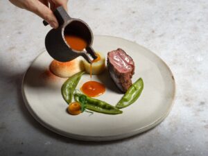 Η ελληνική γαστρονομία δεν έχει πια μία πρωτεύουσα: η πραγματική γεύση ταξιδεύει
