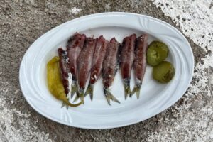 Το ψάρεμα της παπαλίνας αρχίζει τα μεσάνυχτα – Το ταξίδι της σαρδέλας Καλλονής από τα τρεχαντήρια στο πιάτο