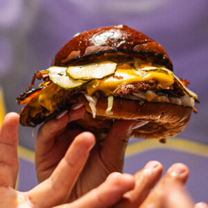 Bunstardz: Στη Ρόδο το burger αρχίζει από το bun