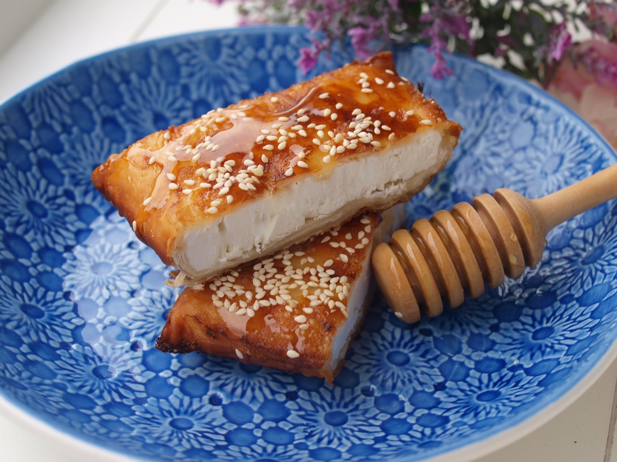 Phyllo-wrapped,Feta,With,Honey,And,Sesame,Seeds