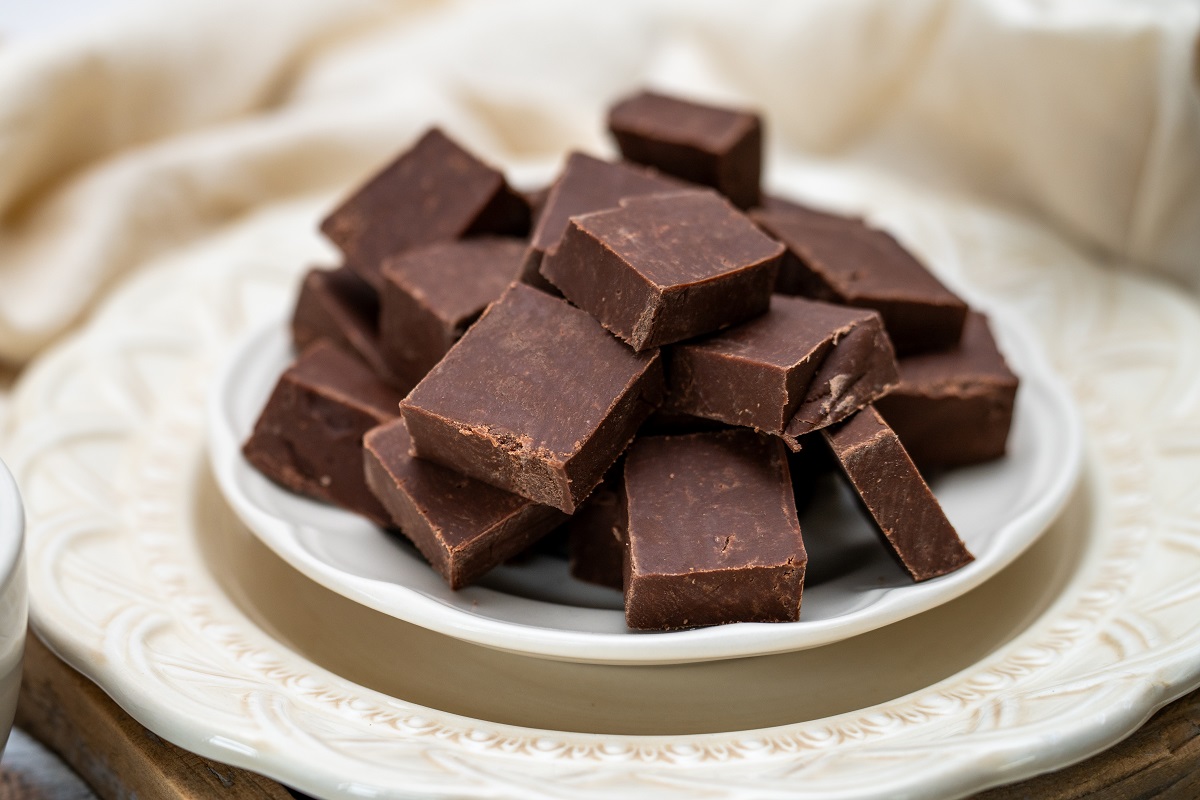 Chocolate,Fudge,,Freshly,Made,Small,Squared,Of,Pure,Fudge.,Place